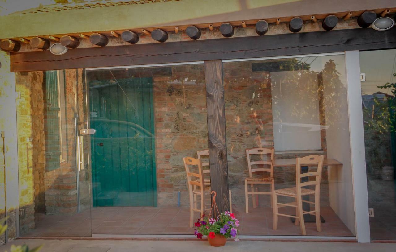 Farmakas Living Guest House Luaran gambar